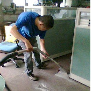 深圳清洁案例：清洁写字楼地板